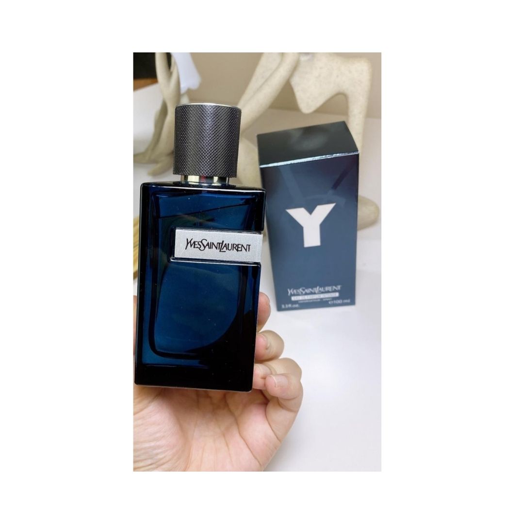 Yve Saint Laurent