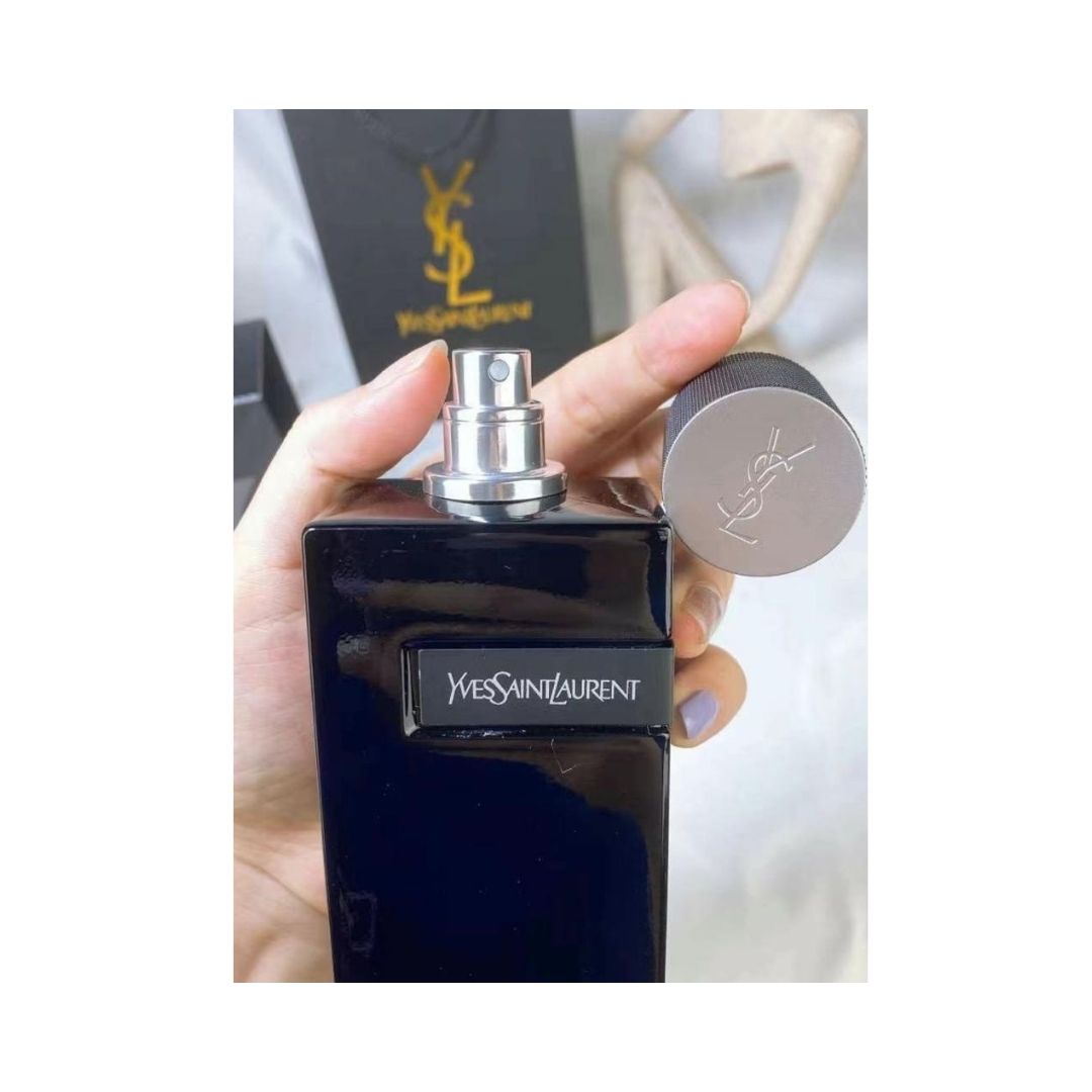 Yve Saint Laurent